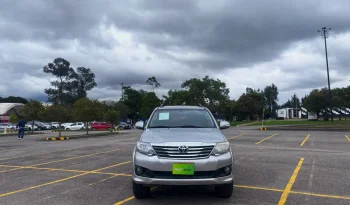 TOYOTA FORTUNER (FL) 2.7L MT 2700CC 4X2 lleno