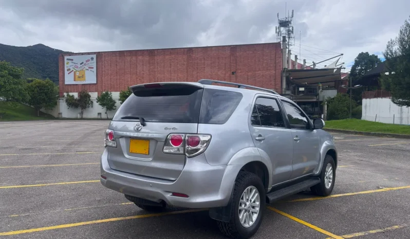 TOYOTA FORTUNER (FL) 2.7L MT 2700CC 4X2 lleno