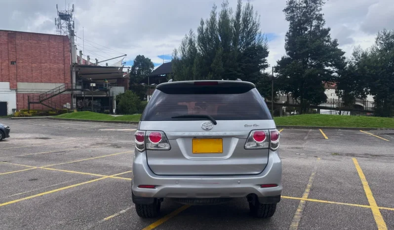 TOYOTA FORTUNER (FL) 2.7L MT 2700CC 4X2 lleno