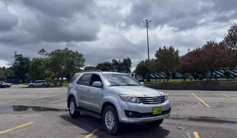 TOYOTA FORTUNER (FL) 2.7L MT 2700CC 4X2 lleno