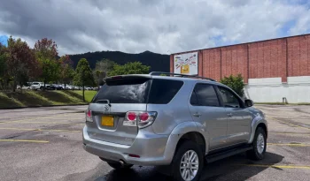 TOYOTA FORTUNER (FL) 2.7L MT 2700CC 4X2 lleno
