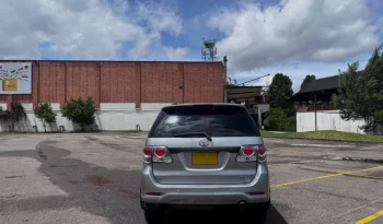 TOYOTA FORTUNER (FL) 2.7L MT 2700CC 4X2 lleno