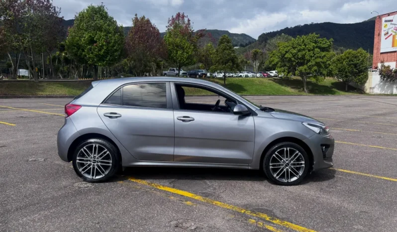 KIA RIOVIBRANT (FL)MT 1400CC 5P R17 lleno