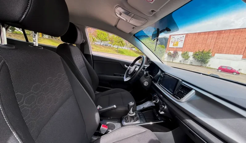 KIA RIOVIBRANT (FL)MT 1400CC 5P R17 lleno