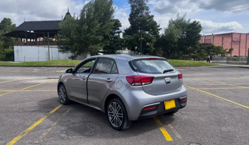 KIA RIOVIBRANT (FL)MT 1400CC 5P R17 lleno