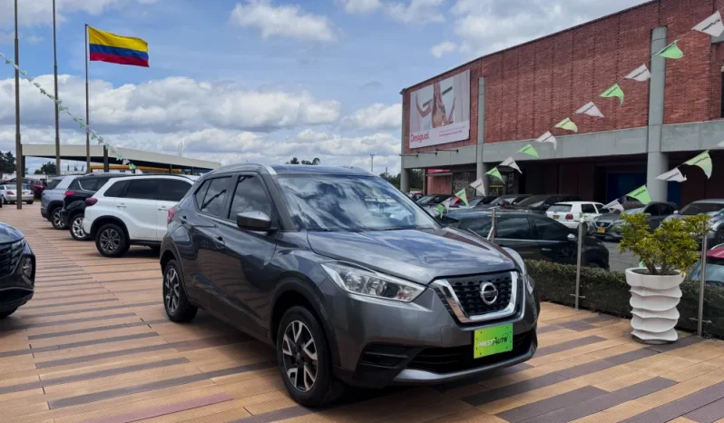 NISSAN KICKS SENSE MT 1600CC R16 lleno