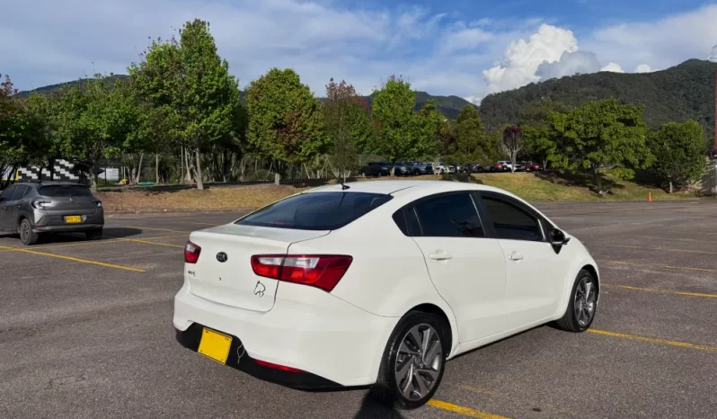 KIA RIO R 1.25 MT 1200CC 4P 2AB AA ABS R17 lleno